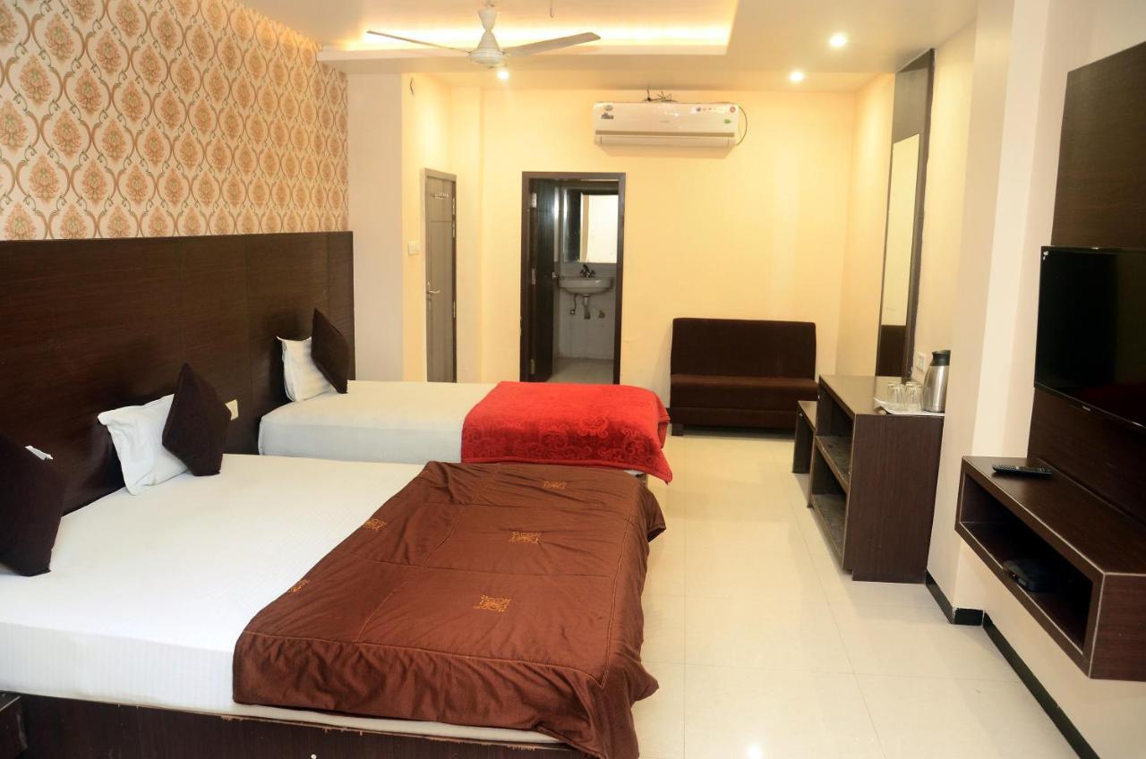 Hotel Shriram Удджайн Экстерьер фото