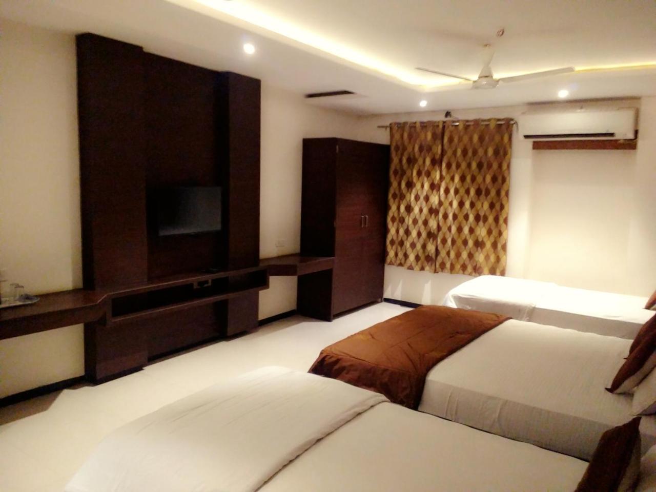 Hotel Shriram Удджайн Экстерьер фото