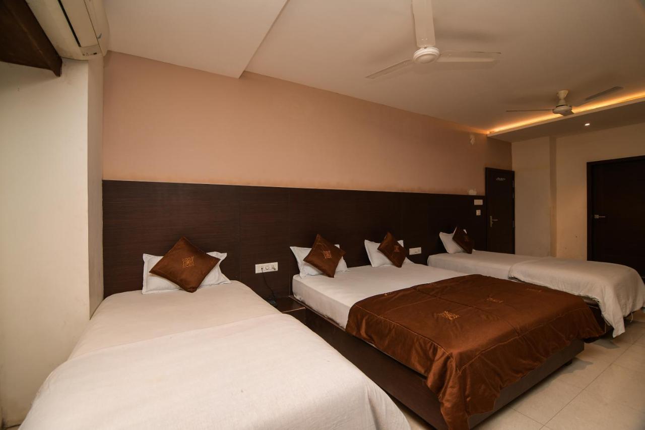 Hotel Shriram Удджайн Экстерьер фото